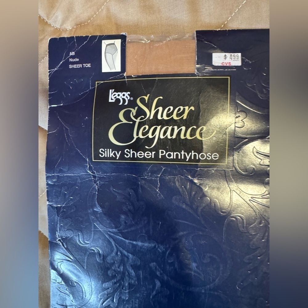 Leggs Sheer Elegance Silky Sheer Control Top Pantyhose Sz AB  Nude Sheer Toe